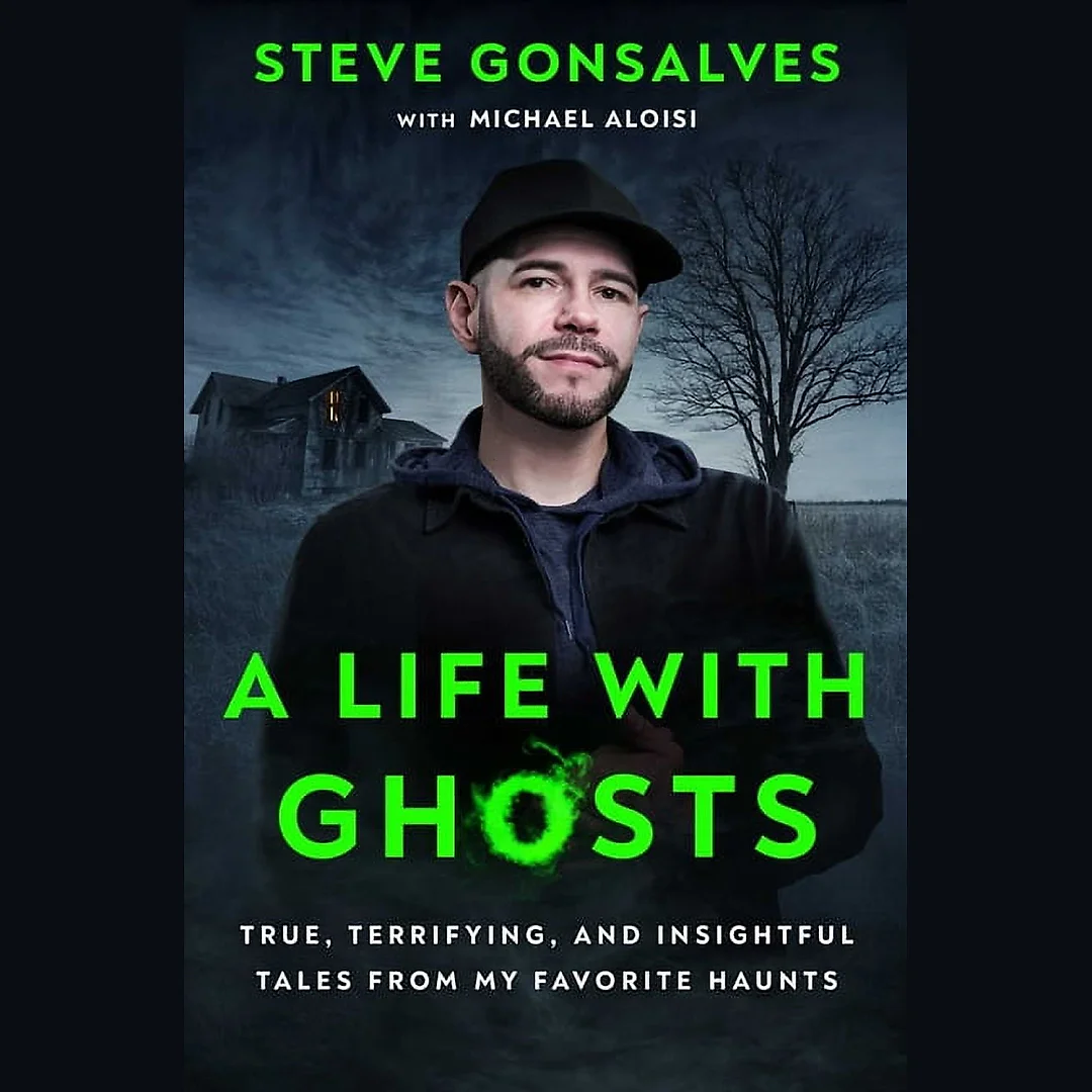 A Life with Ghosts: True, Terrifying, and Insightful Tales from My Favorite Haunts, (Hardcover)
