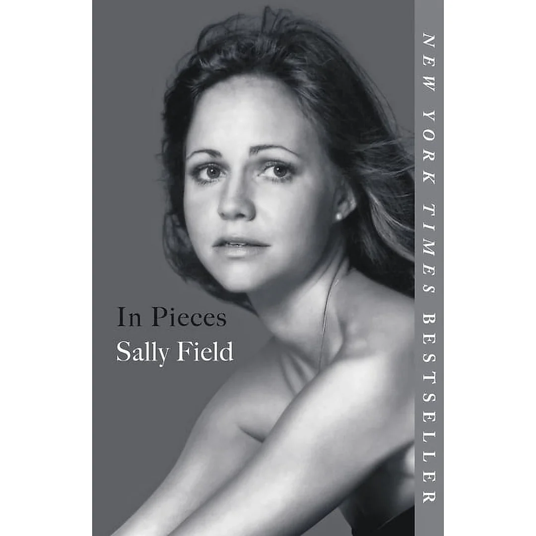 In Pieces (Paperback)