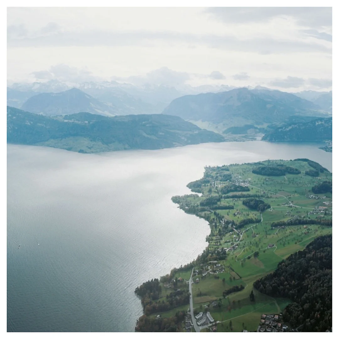 Switzerland - an Urban Portrait: Vol. 1: Introduction; Vol. 2: Borders, Communes - a Brief History of the Territory; Vol. 3: Materials