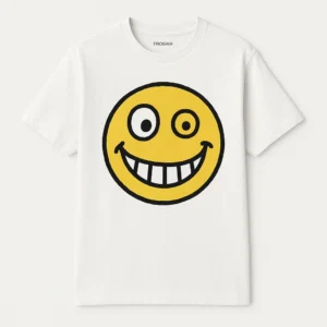 Oversized Smiley Face T-Shirt with Goofy Expression for Casual Wear